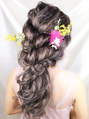 ルーズな下めポニー